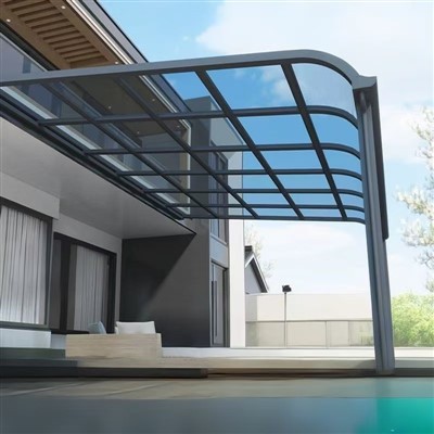 Regenfeste Überdachung aus Polycarbonat für den Außenbereich